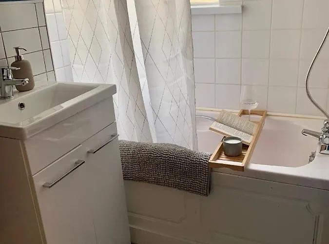 - Guinness Museum & Temple Bar Daire *